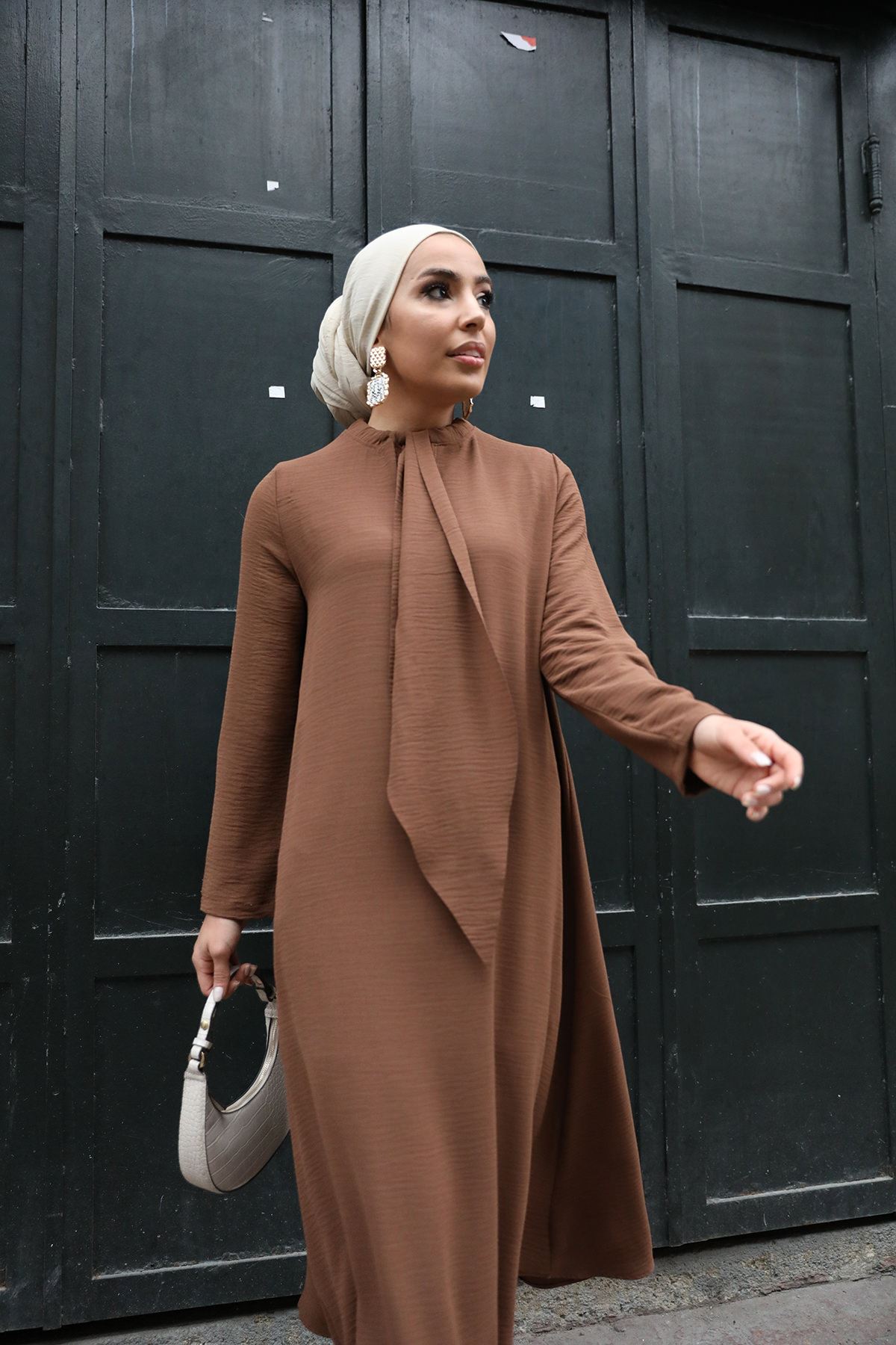 Yakası Bağlamalı Uzun Tunik-Kahve