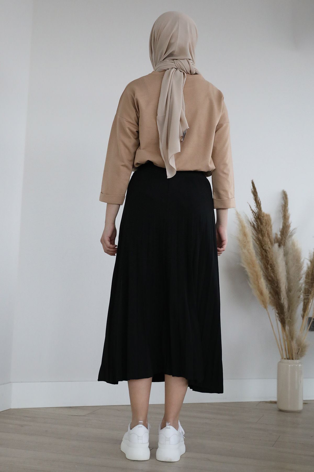 Elastic Waist Pleated Skirt-Black