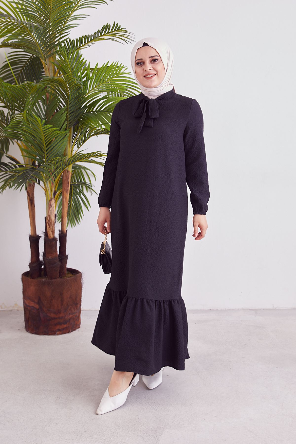 Etek Fırfırlı Fular Yaka Elbise-Siyah