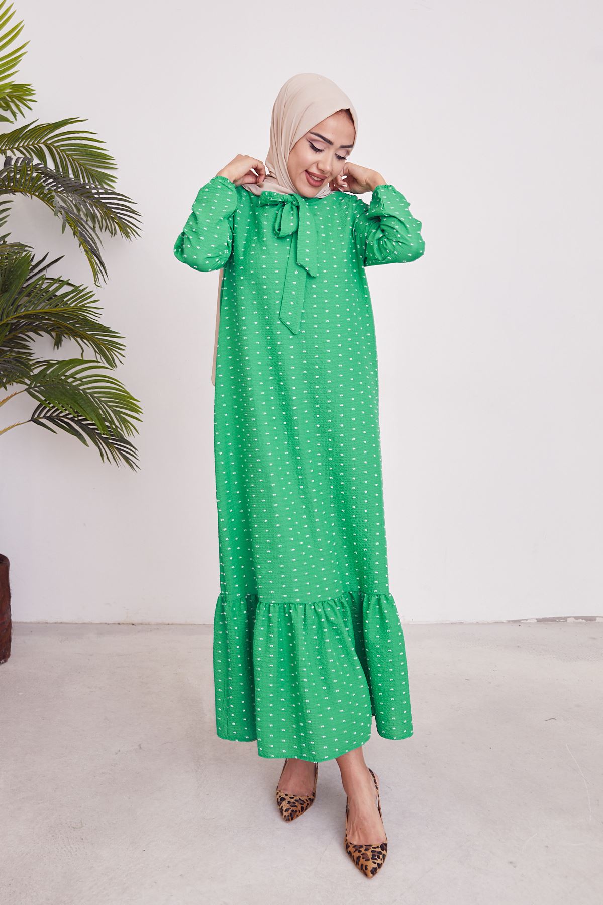 Etek Fırfırlı Fular Yaka Elbise-Yeşil