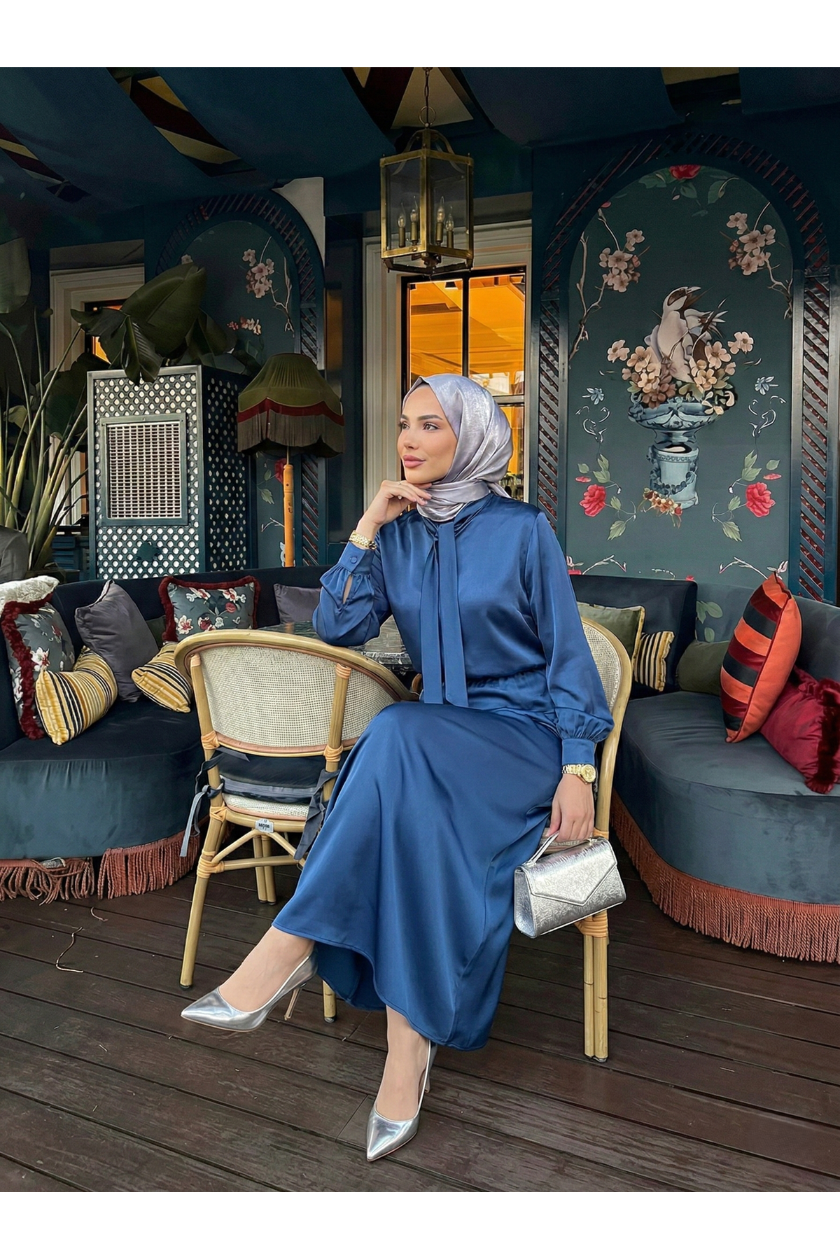 Yaka Bağlamalı Saten Etekli Takım-Petrol Mavisi