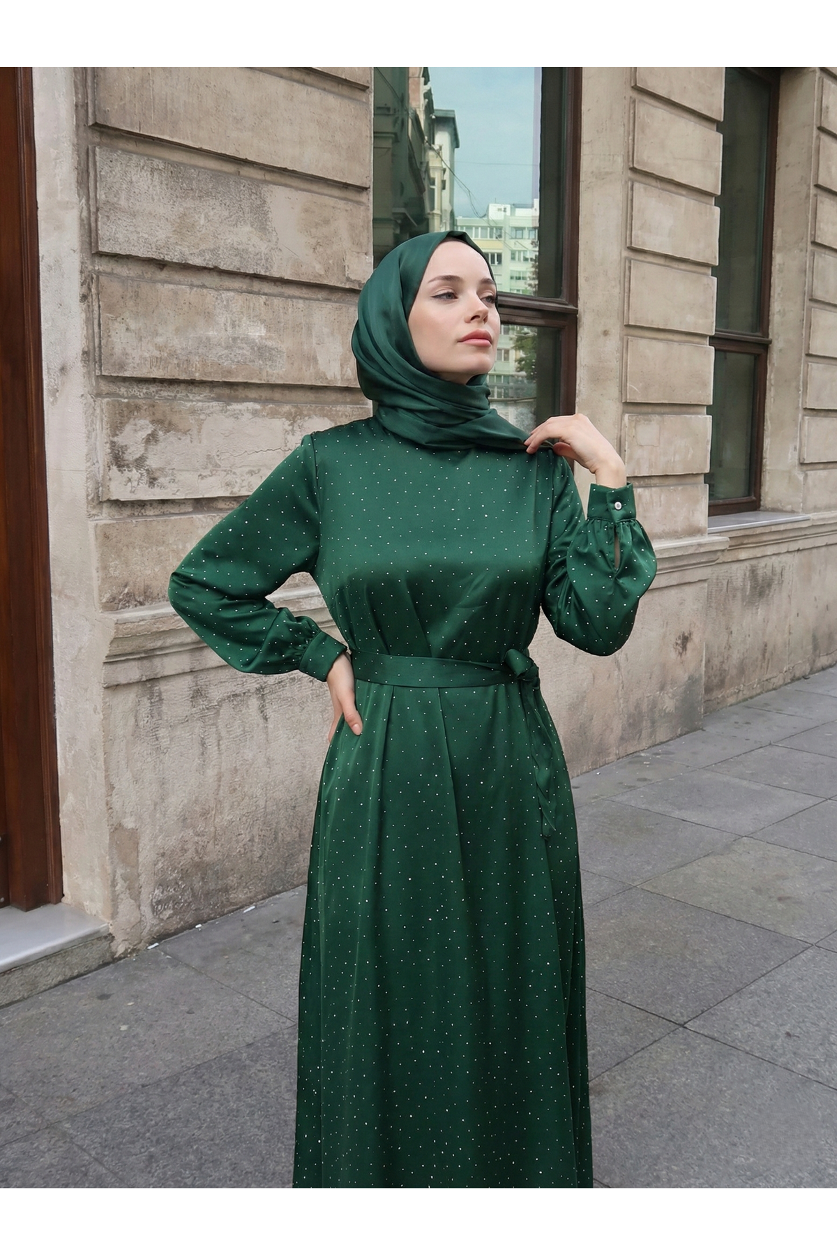 Saten Taşlı Elbise-Zümrüt Yeşili