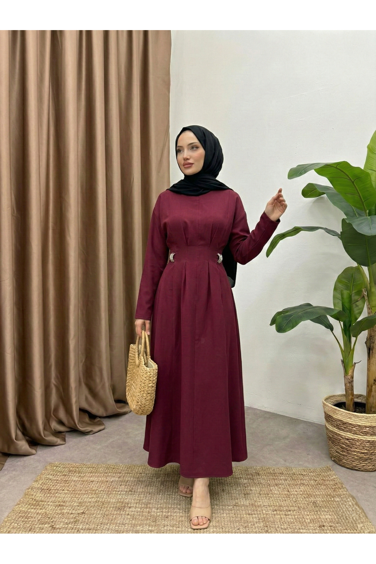 Önü Pensli Aksesuar Detay Elbise-Bordo
