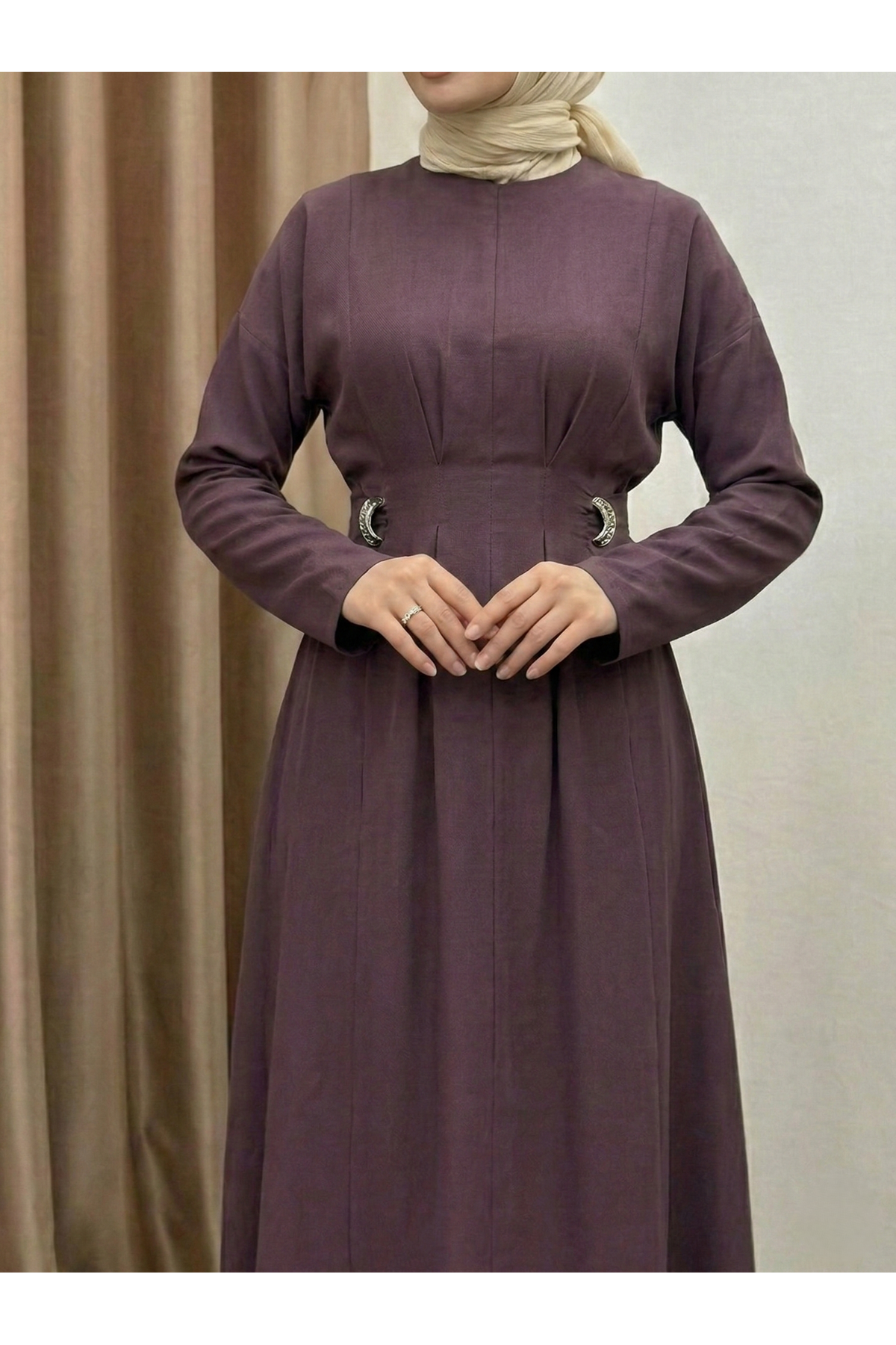 Önü Pensli Aksesuar Detay Elbise-Gül Kurusu