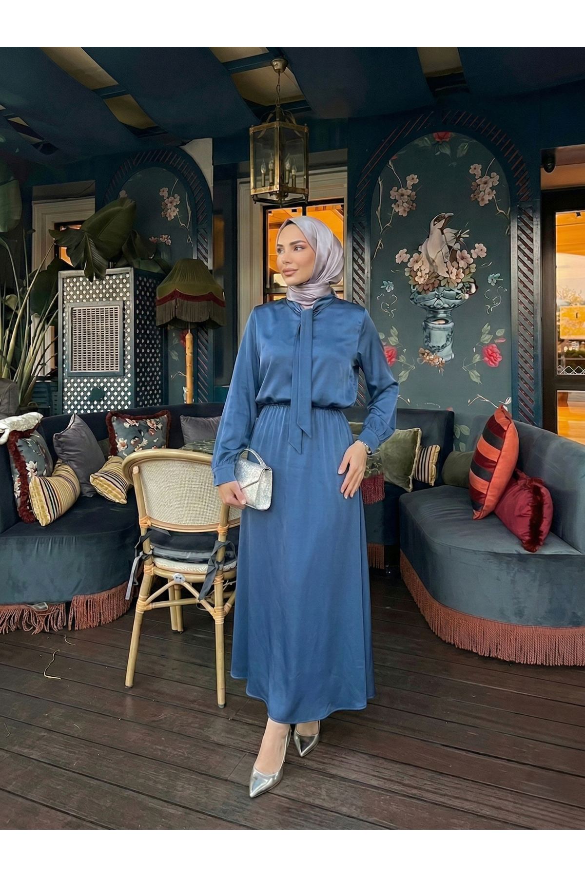 Yaka Bağlamalı Saten Etekli Takım-Petrol Mavisi