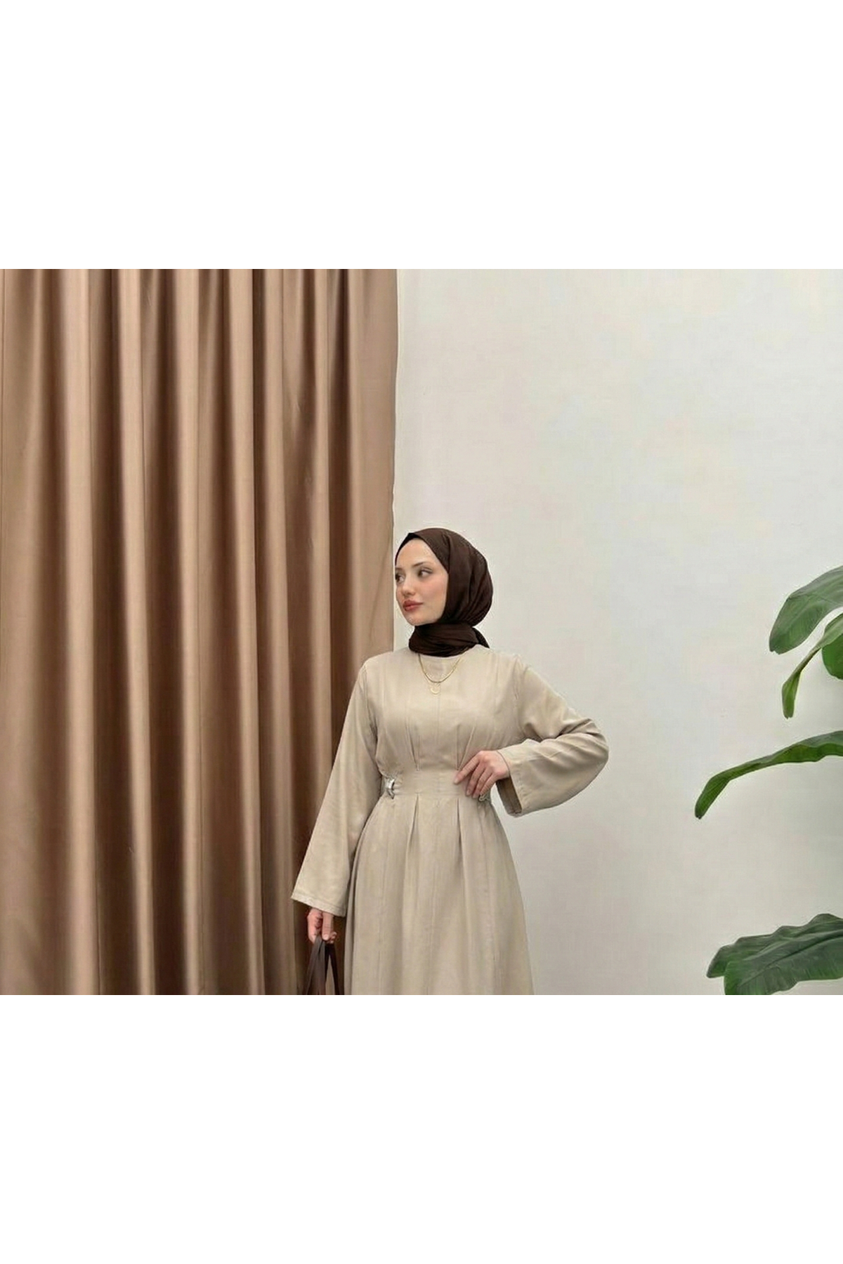 Önü Pensli Aksesuar Detay Elbise-Taş