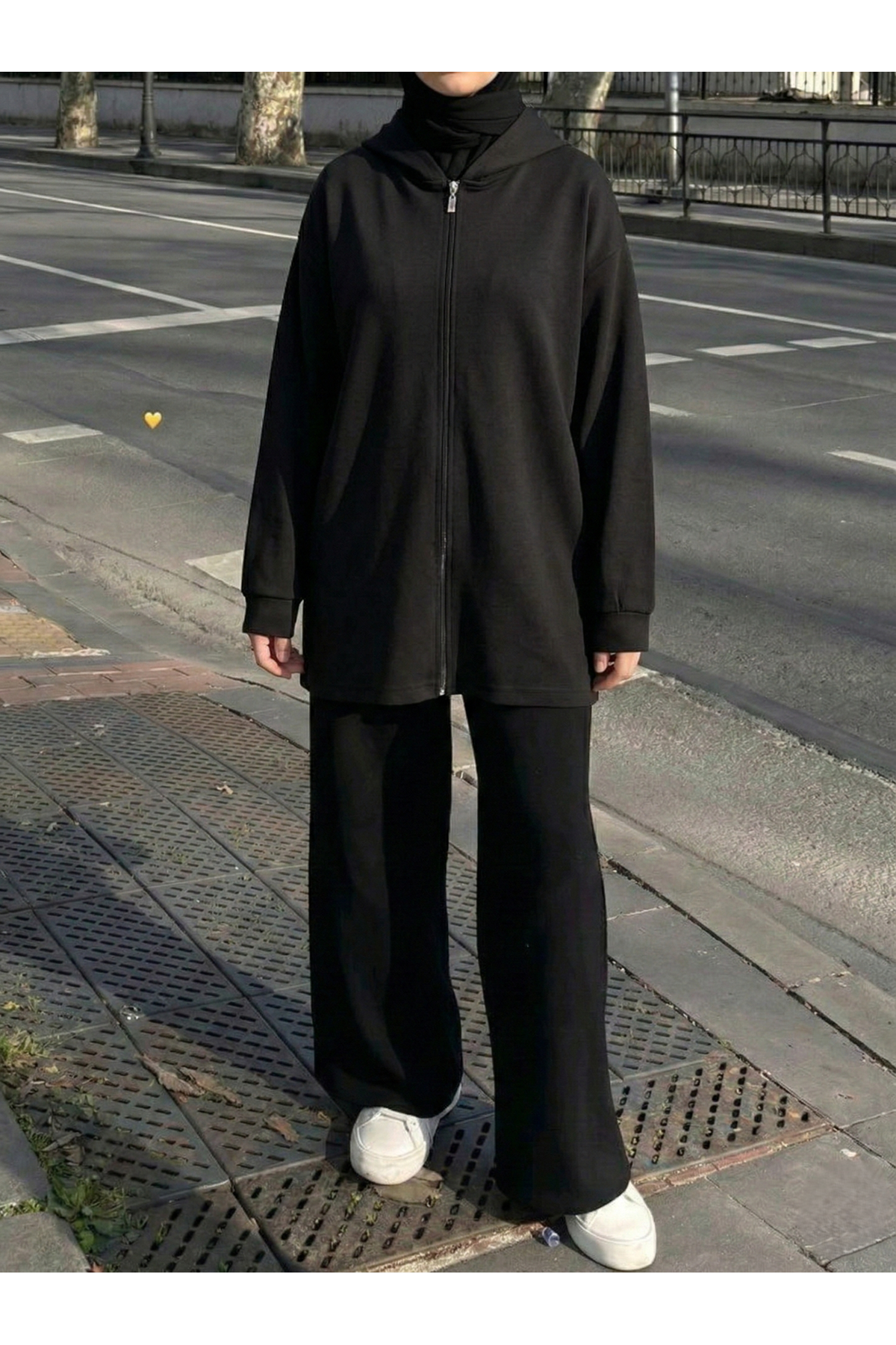 Kapşon Detay Fermuarlı Hırka-Siyah