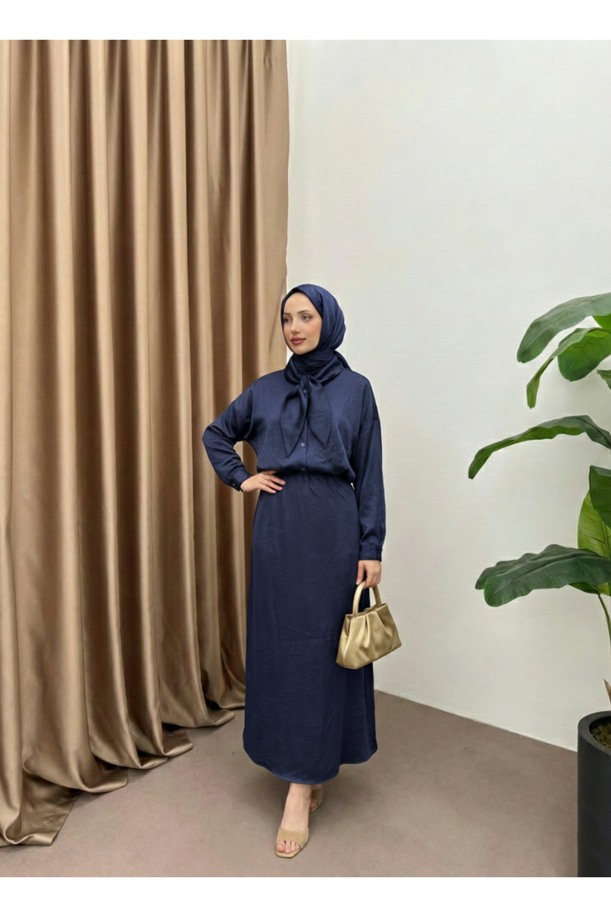 Yaka Detay Etekli Saten Takım-Lacivert