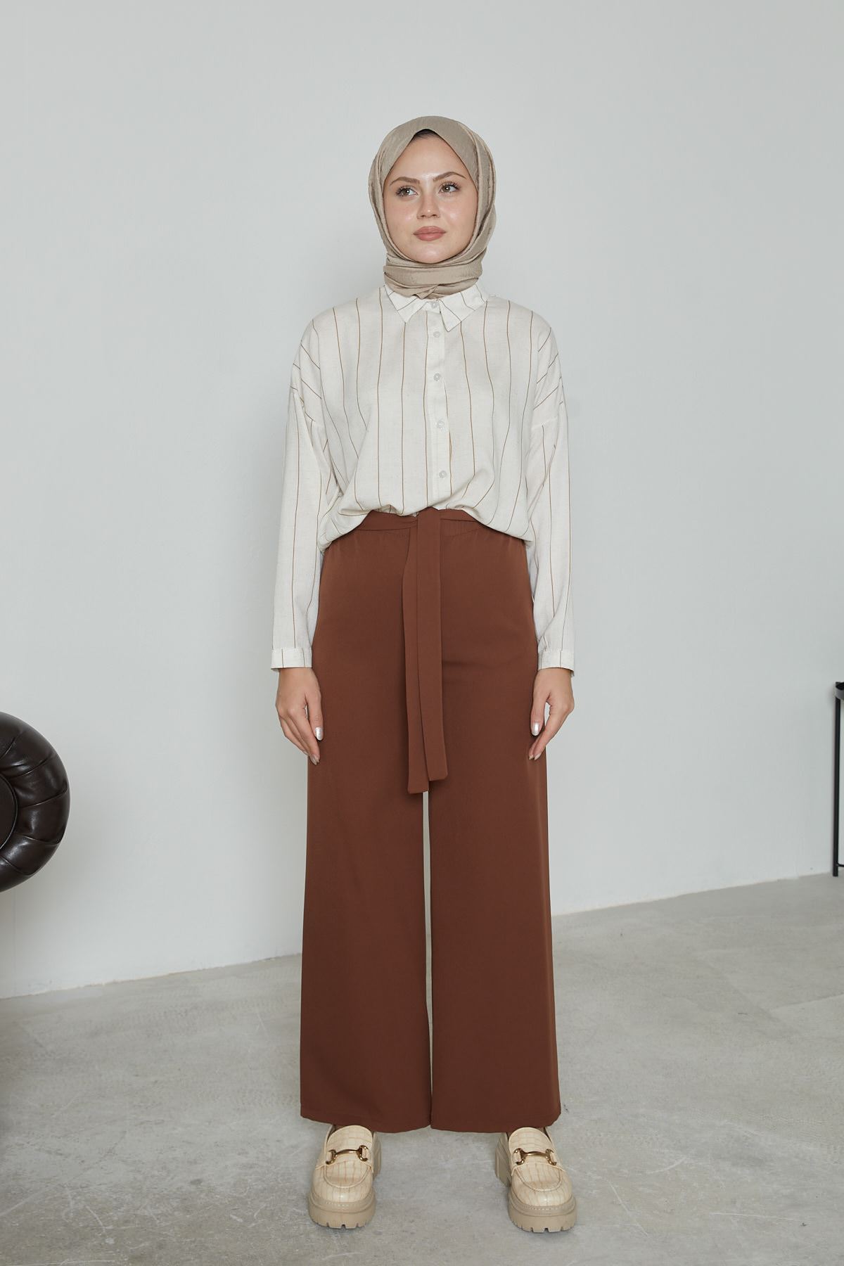 Kadın Beli Lastikli Bağlama Detaylı Geniş Paça Tesettür Pantolon-Kahve