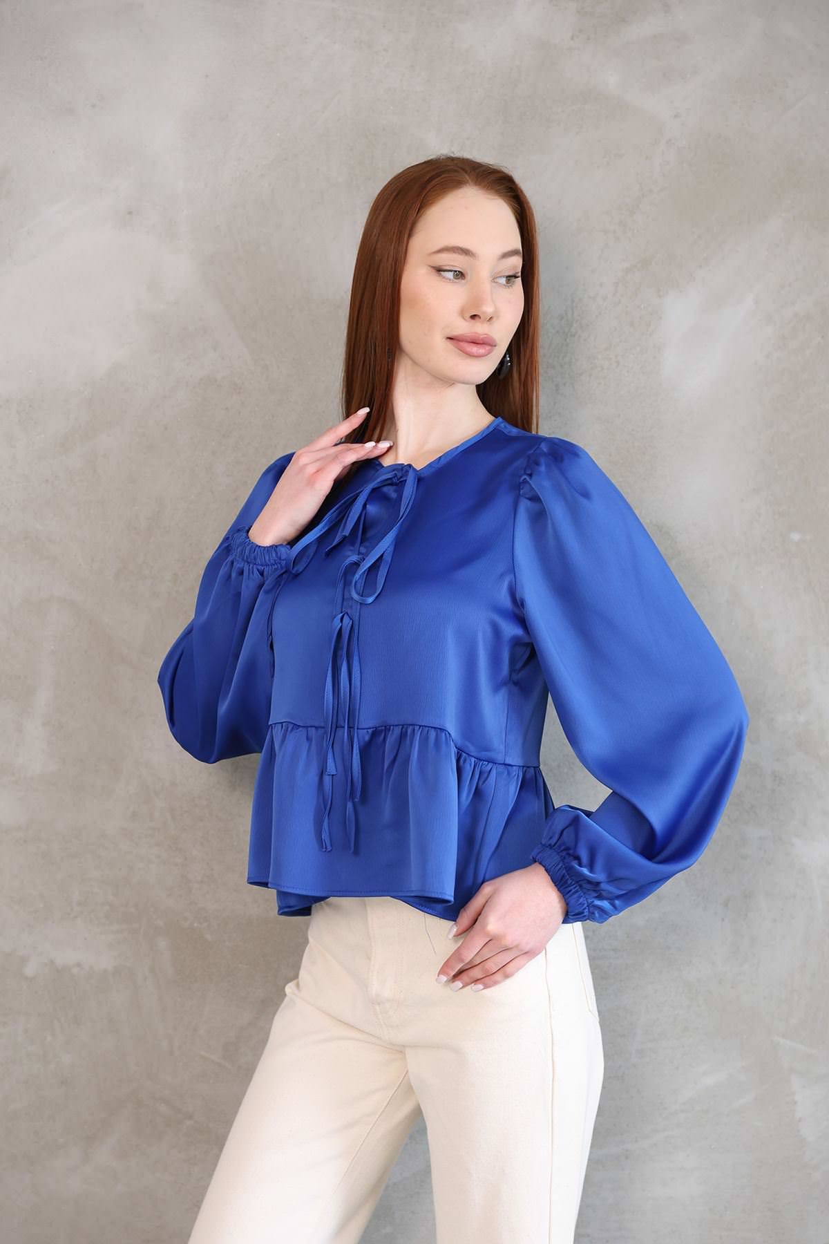 Yaka Biye Etek Büzgülü Tunik-Saks