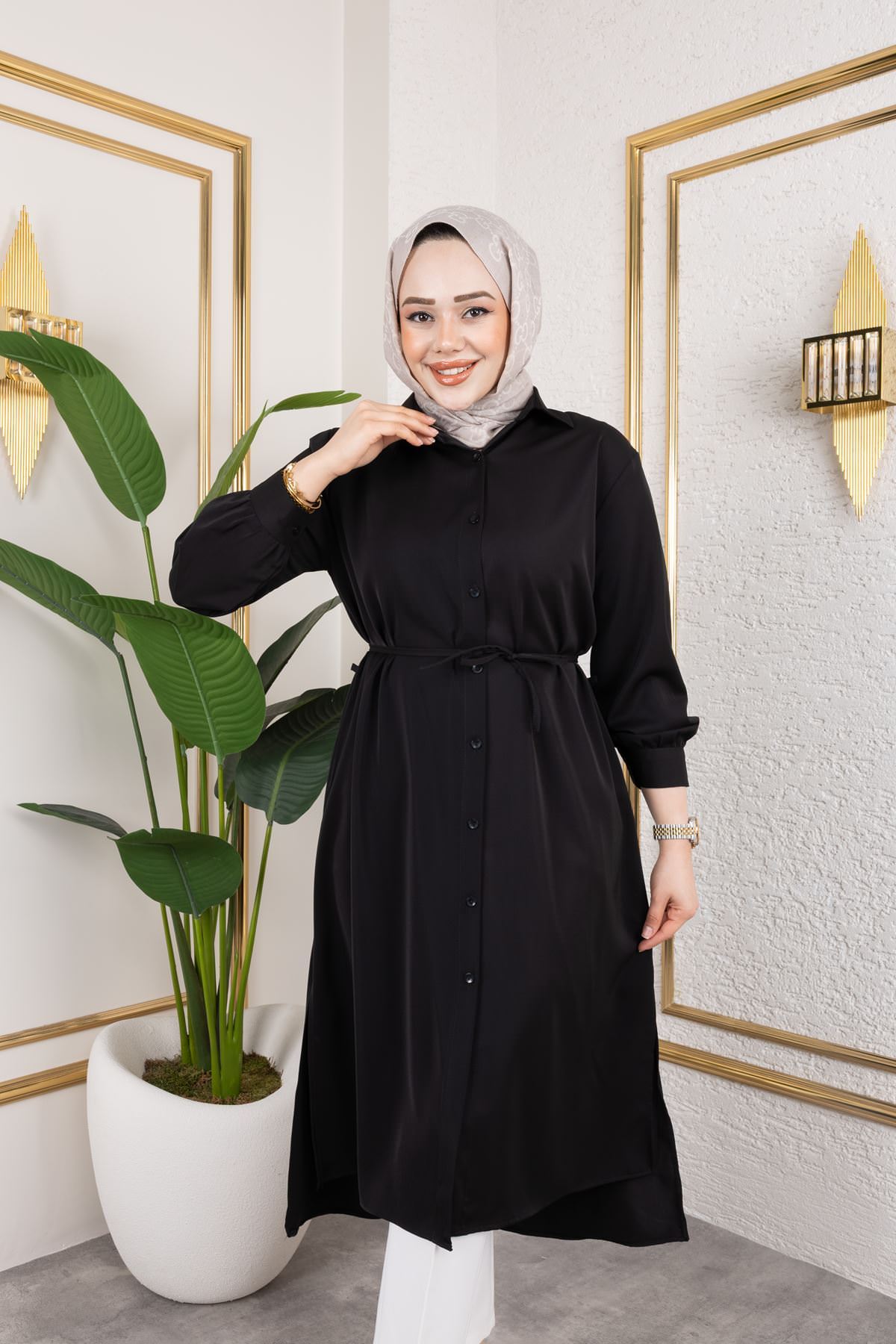 Kadın Yırtmaç Detaylı Kuşaklı Gömlek Yaka Boydan Düğmeli Uzıun Tesettür Tunik-Siyah
