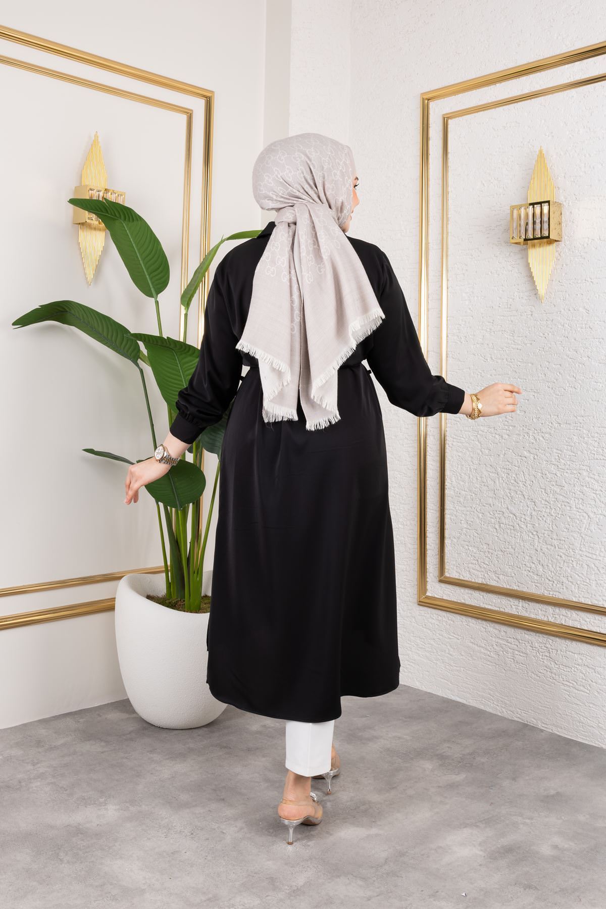 Kadın Yırtmaç Detaylı Kuşaklı Gömlek Yaka Boydan Düğmeli Uzıun Tesettür Tunik-Siyah