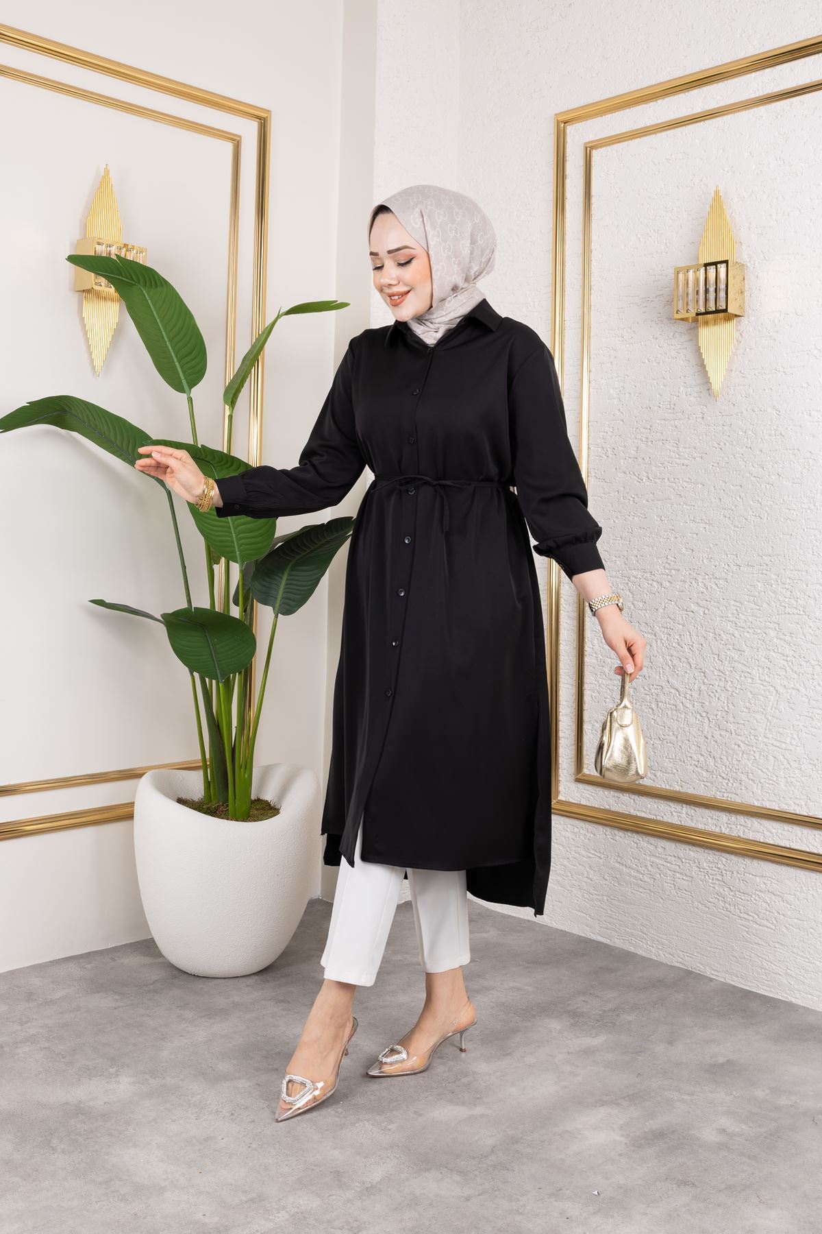 Kadın Yırtmaç Detaylı Kuşaklı Gömlek Yaka Boydan Düğmeli Uzıun Tesettür Tunik-Siyah