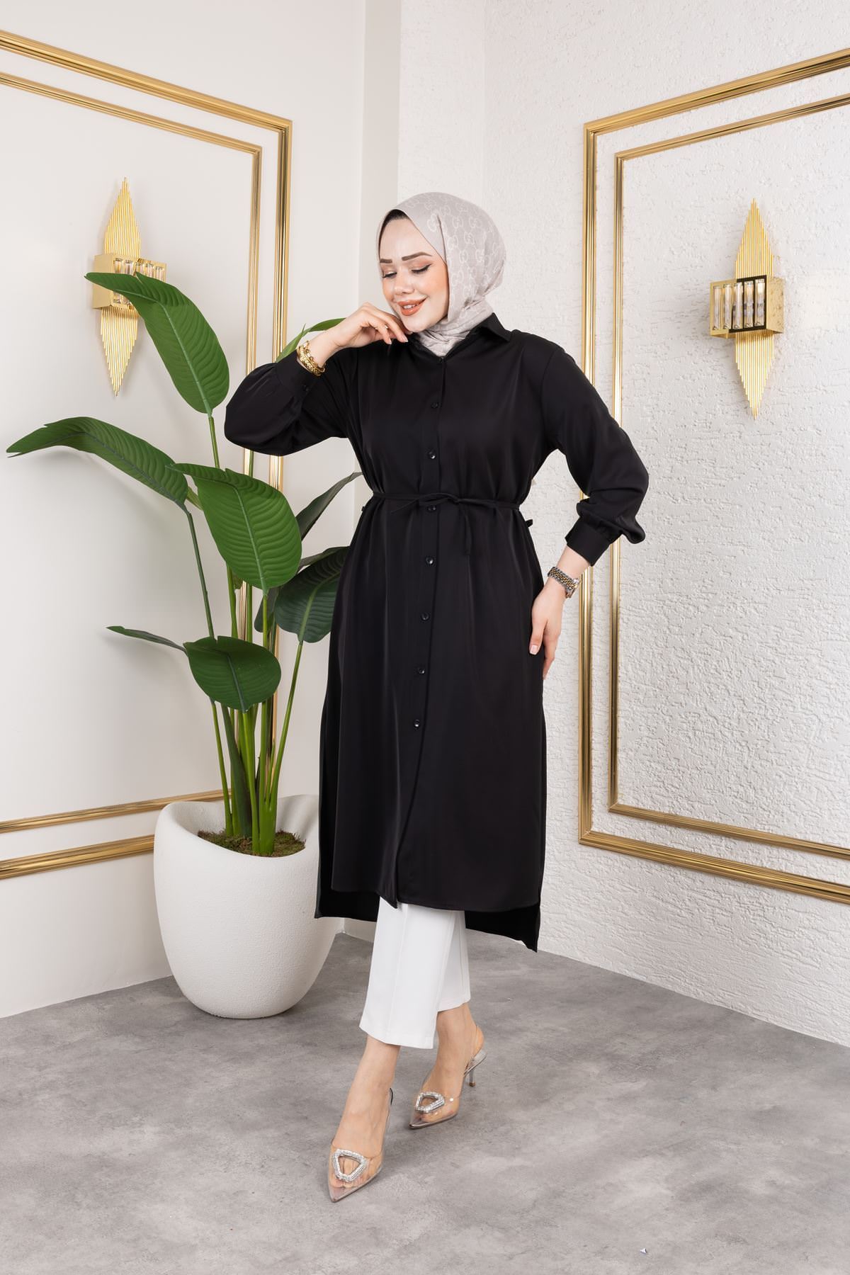 Kadın Yırtmaç Detaylı Kuşaklı Gömlek Yaka Boydan Düğmeli Uzıun Tesettür Tunik-Siyah