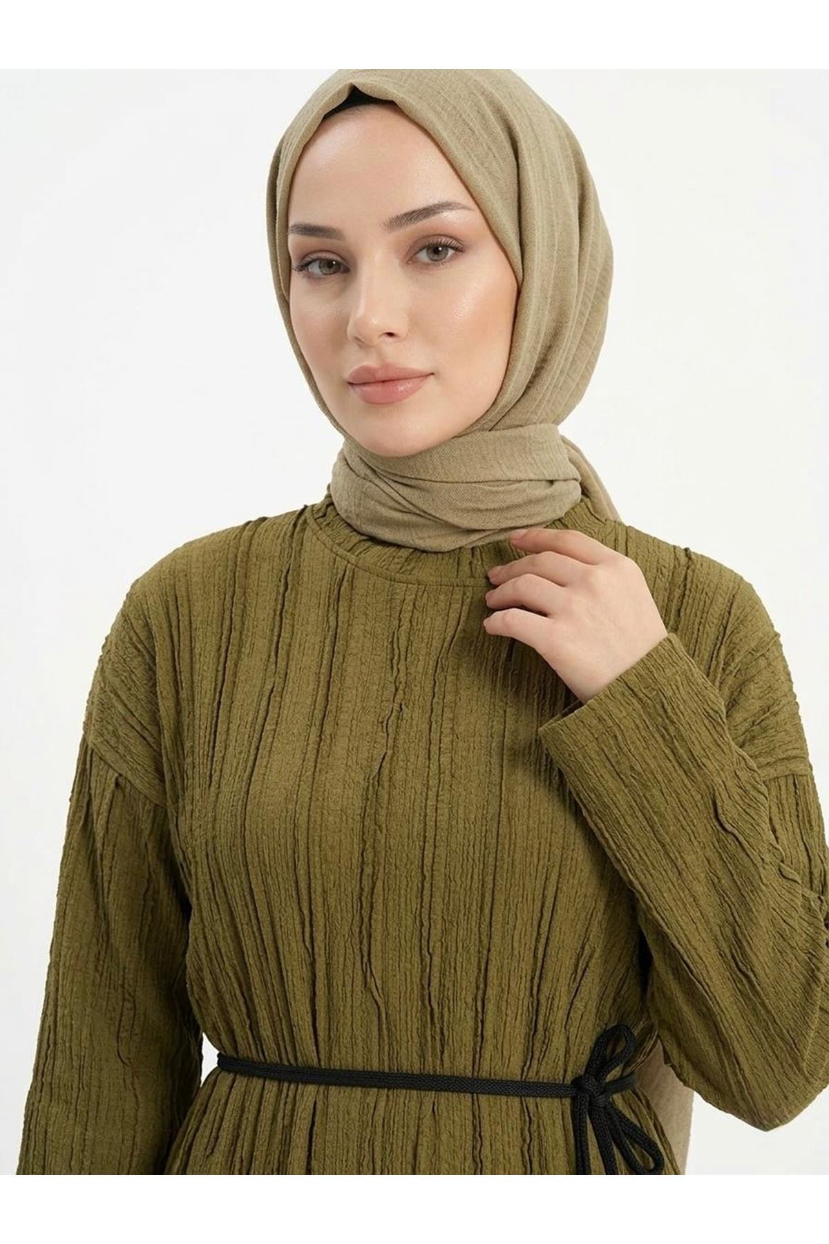 Pilise Dokulu Kemer Detay Elbise-YAĞ YEŞİLİ