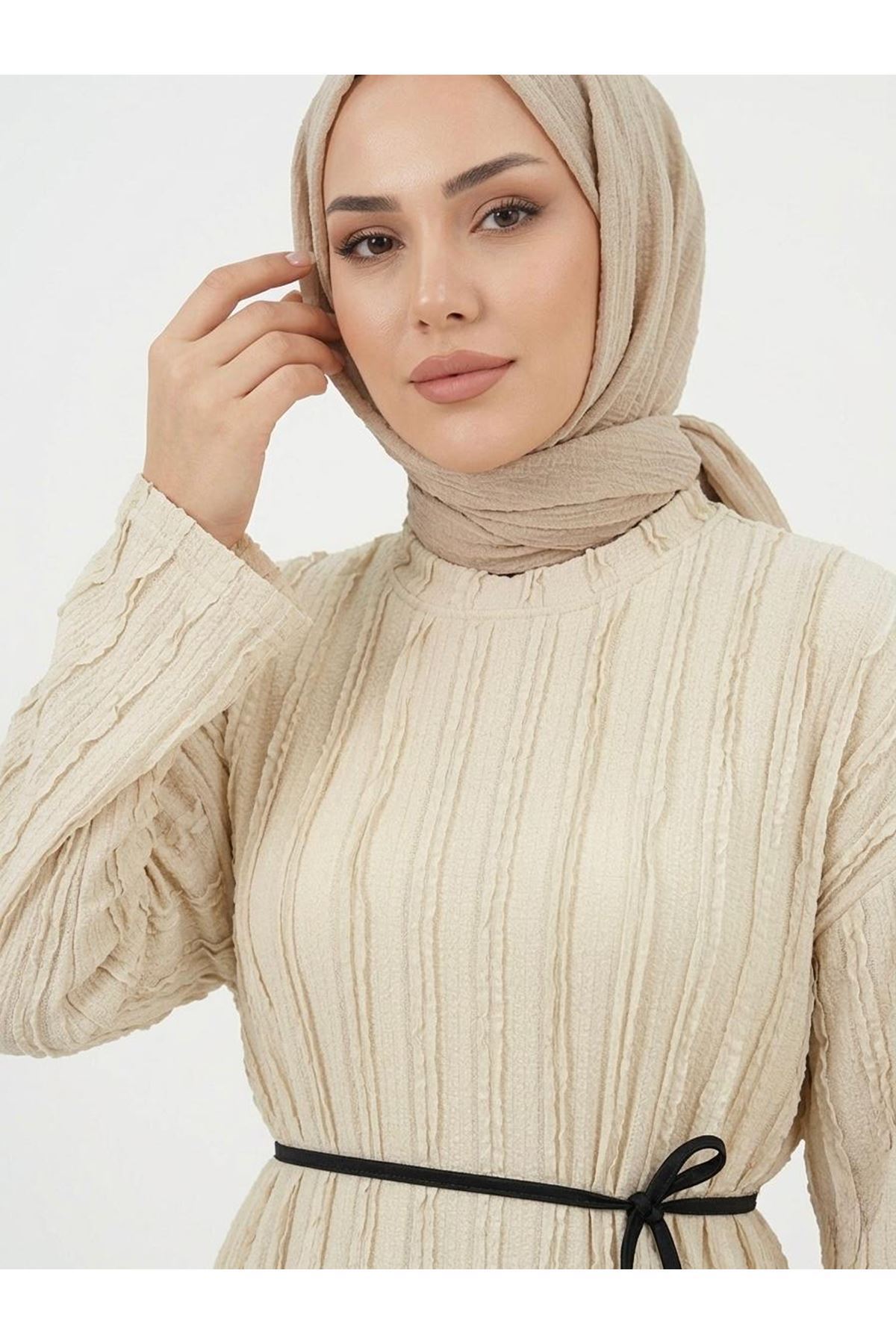 Pilise Dokulu Kemer Detay Elbise-Taş