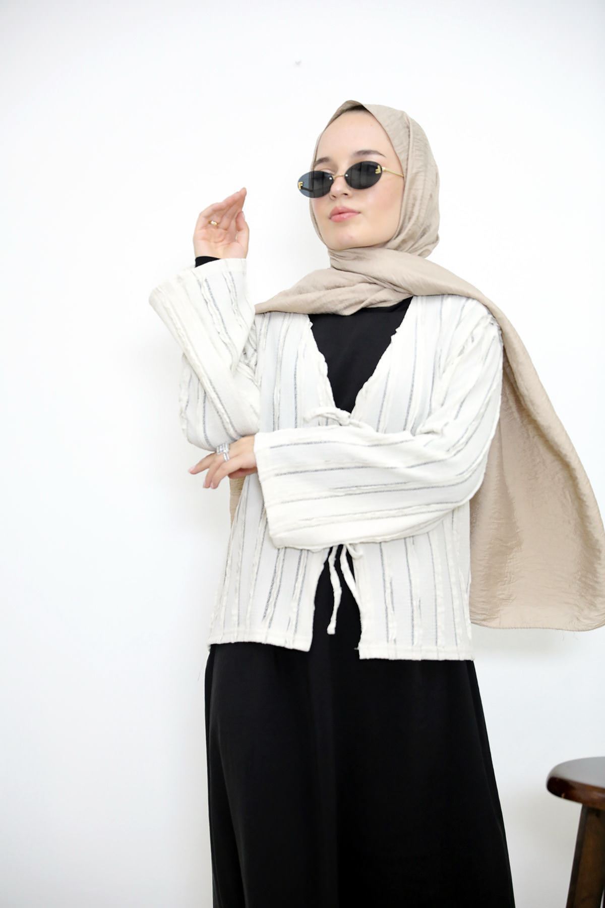 Pileli Ön İki Bağlamalı Tunik-Bej