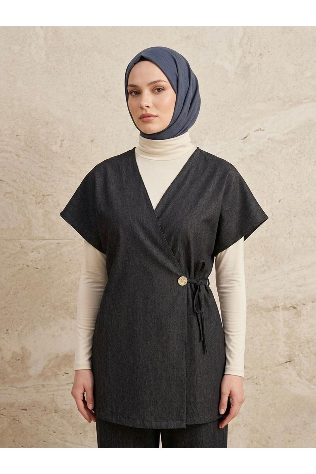 Yandan Bağlamalı Düğme Detay Yelek-Siyah