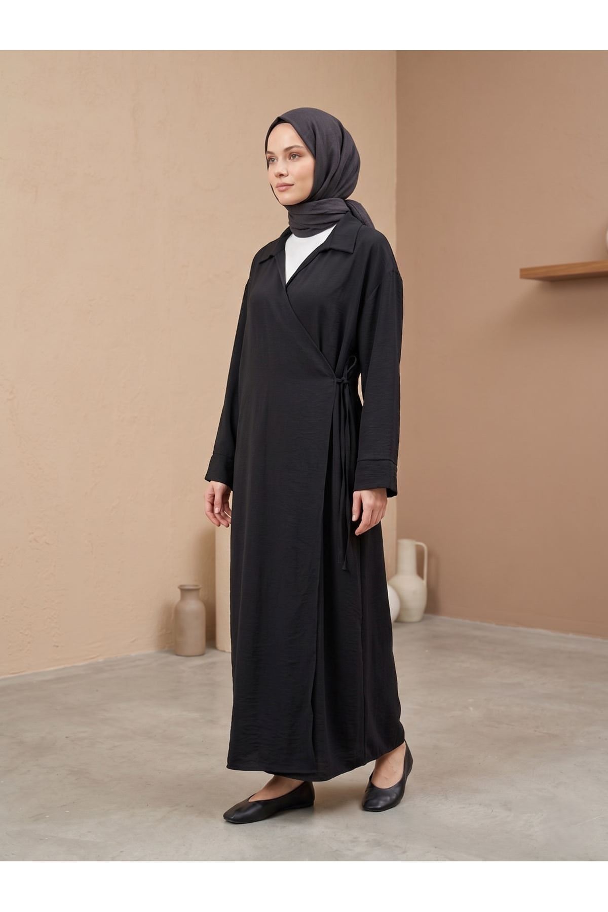 Yakalı Yandan Bağlamalı Uzun Ceket-Siyah