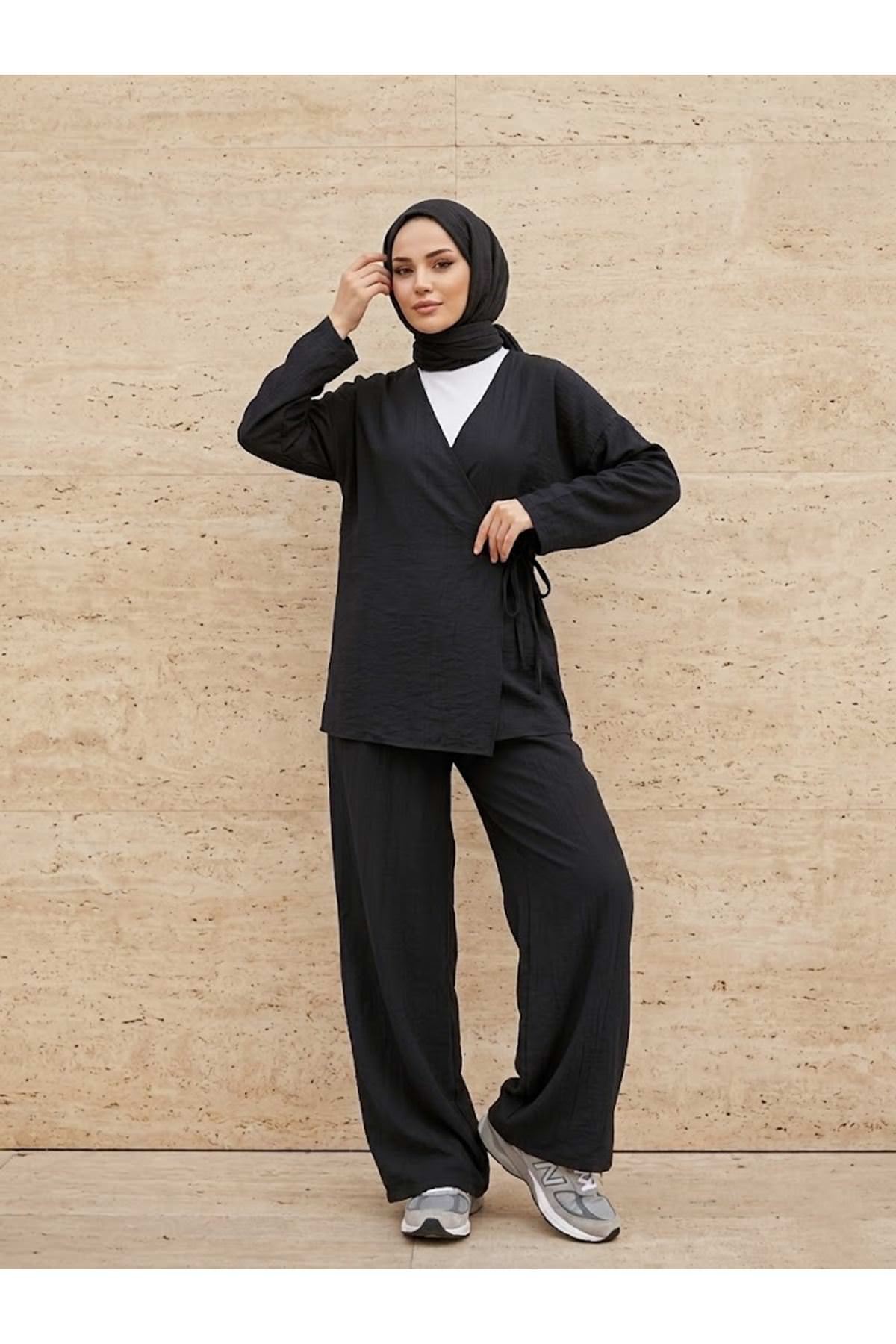 Yan Bağlamalı Çilek Takım-Siyah