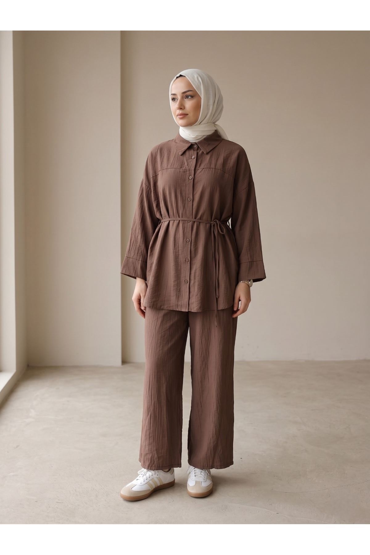 Ön Roba Detay Pantolonlu Takım-Kahve