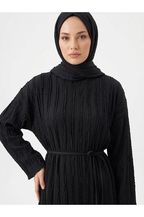 Pilise Dokulu Kemer Detay Elbise-Siyah