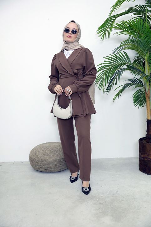 Kuşak Detay Ceketli Takım-Kahve